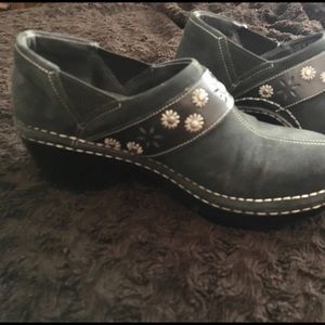 Ariat Women’s shoes